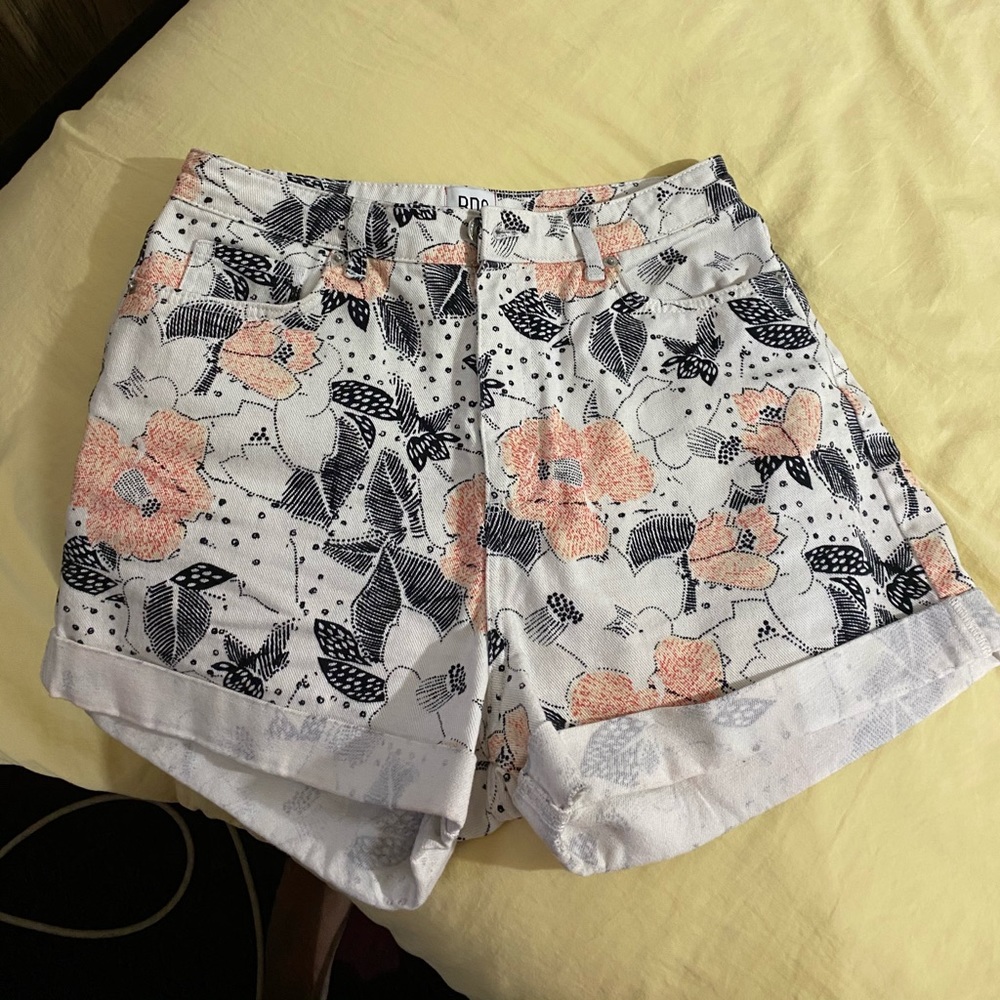 urban outfitters mom shorts